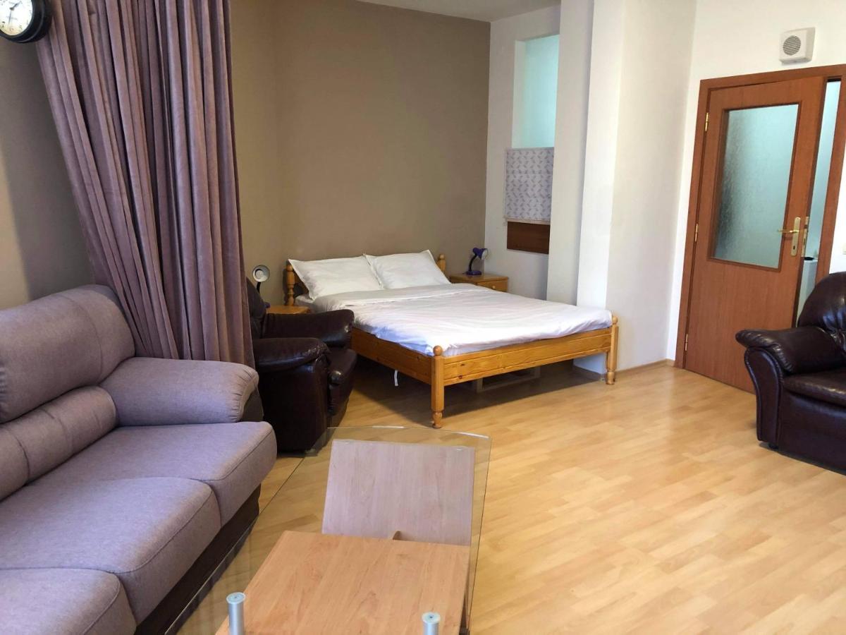 בורובץ Flora Apartment 612A מראה חיצוני תמונה