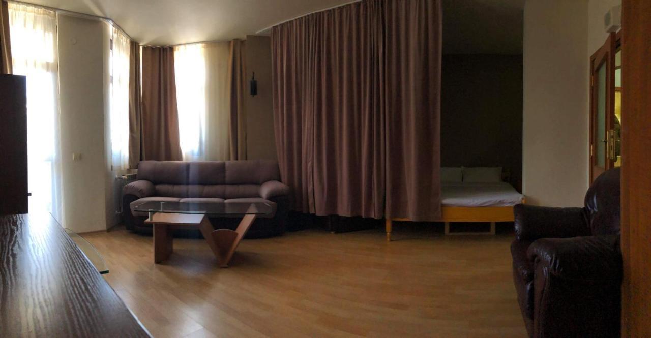 בורובץ Flora Apartment 612A מראה חיצוני תמונה